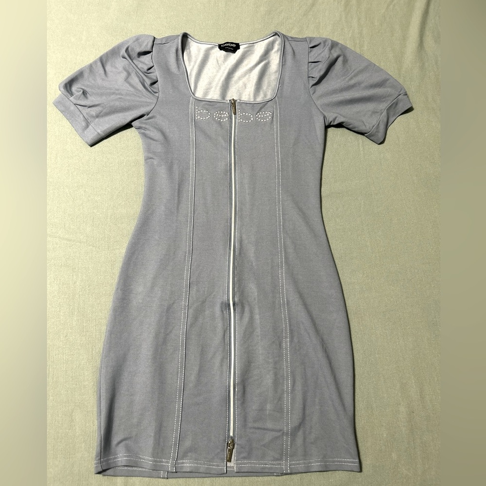 Bebe mid dress with front zipper